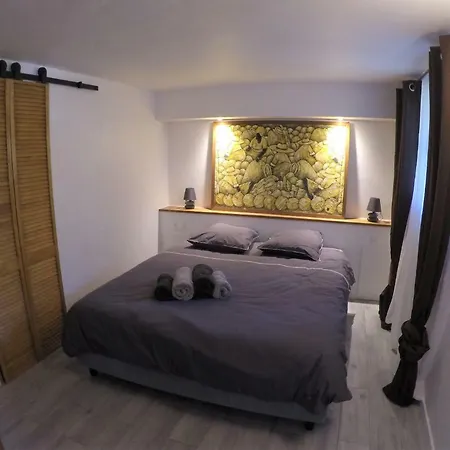 Les Deux Roches Apartment